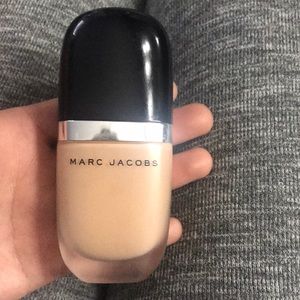 Marc Jacobs genius gel foundation